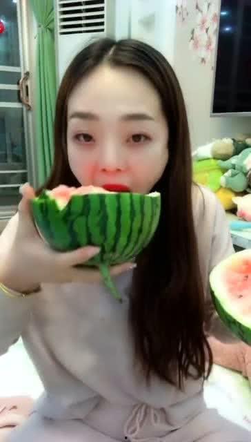 吃瓜小姐姐吗,网络红人的崛起与影响力