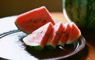 孕晚期吃小白瓜好吗,孕晚期食用小白瓜的益处与注意事项