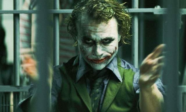 小丑在吃瓜,笑料百出